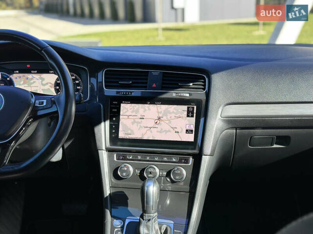 Синий Фольксваген e-Golf, объемом двигателя 0 л и пробегом 71 тыс. км за 15300 $, фото 41 на Automoto.ua