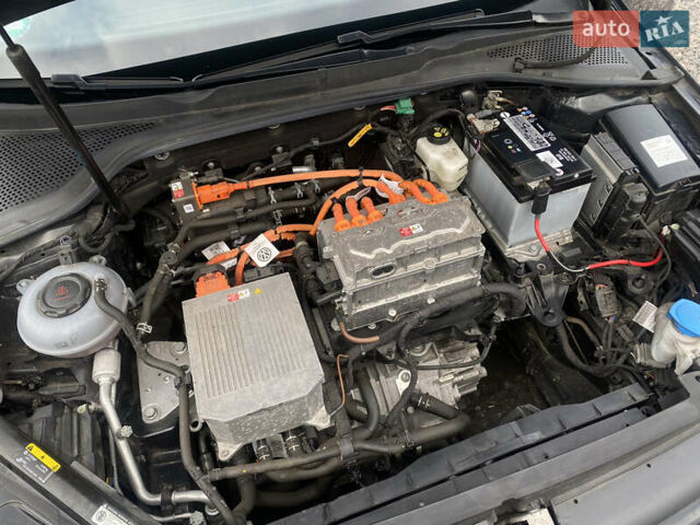 Синий Фольксваген e-Golf, объемом двигателя 0 л и пробегом 141 тыс. км за 12800 $, фото 57 на Automoto.ua