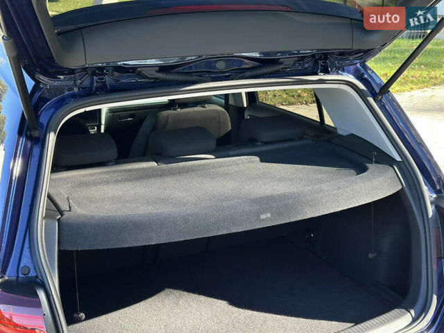 Синий Фольксваген e-Golf, объемом двигателя 0 л и пробегом 71 тыс. км за 15300 $, фото 101 на Automoto.ua