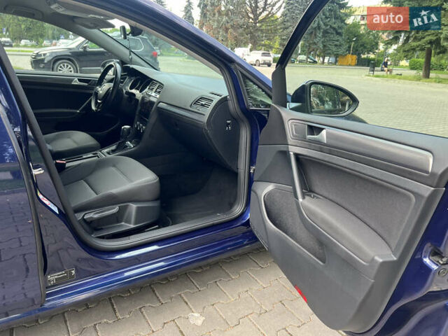 Синий Фольксваген e-Golf, объемом двигателя 0 л и пробегом 60 тыс. км за 15300 $, фото 14 на Automoto.ua