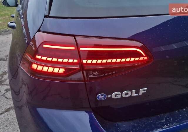 Синий Фольксваген e-Golf, объемом двигателя 0 л и пробегом 88 тыс. км за 16499 $, фото 18 на Automoto.ua