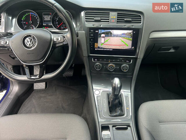 Синий Фольксваген e-Golf, объемом двигателя 0 л и пробегом 60 тыс. км за 15300 $, фото 9 на Automoto.ua