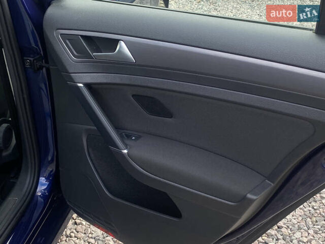 Синий Фольксваген e-Golf, объемом двигателя 0 л и пробегом 141 тыс. км за 12800 $, фото 50 на Automoto.ua