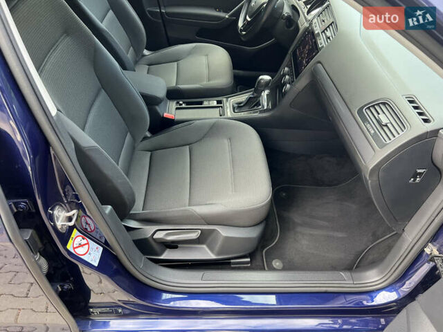 Синий Фольксваген e-Golf, объемом двигателя 0 л и пробегом 60 тыс. км за 15300 $, фото 15 на Automoto.ua