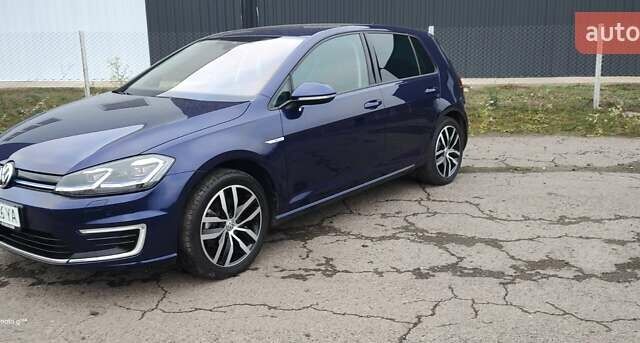 Синий Фольксваген e-Golf, объемом двигателя 0 л и пробегом 88 тыс. км за 16499 $, фото 23 на Automoto.ua