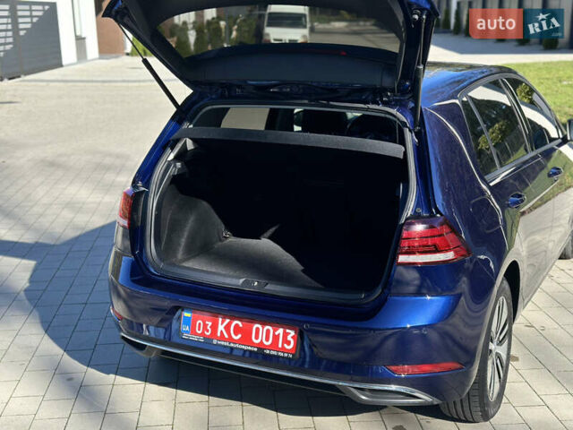 Синий Фольксваген e-Golf, объемом двигателя 0 л и пробегом 71 тыс. км за 15300 $, фото 98 на Automoto.ua