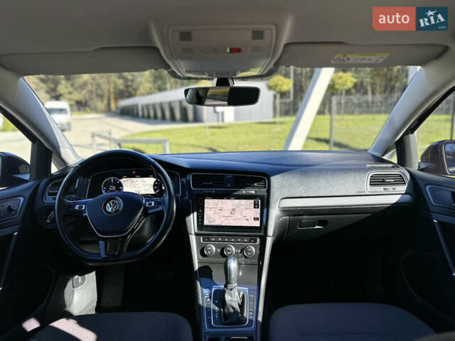 Синий Фольксваген e-Golf, объемом двигателя 0 л и пробегом 71 тыс. км за 15300 $, фото 39 на Automoto.ua