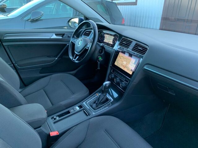Синий Фольксваген e-Golf, объемом двигателя 0 л и пробегом 64 тыс. км за 16900 $, фото 95 на Automoto.ua