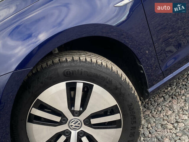 Синий Фольксваген e-Golf, объемом двигателя 0 л и пробегом 141 тыс. км за 12800 $, фото 13 на Automoto.ua
