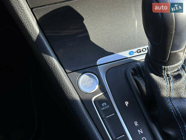 Синий Фольксваген e-Golf, объемом двигателя 0 л и пробегом 71 тыс. км за 15300 $, фото 69 на Automoto.ua