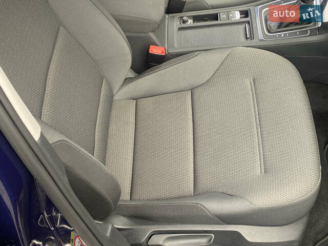 Синий Фольксваген e-Golf, объемом двигателя 0 л и пробегом 141 тыс. км за 12800 $, фото 47 на Automoto.ua