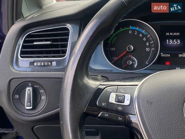 Синий Фольксваген e-Golf, объемом двигателя 0 л и пробегом 141 тыс. км за 12800 $, фото 35 на Automoto.ua