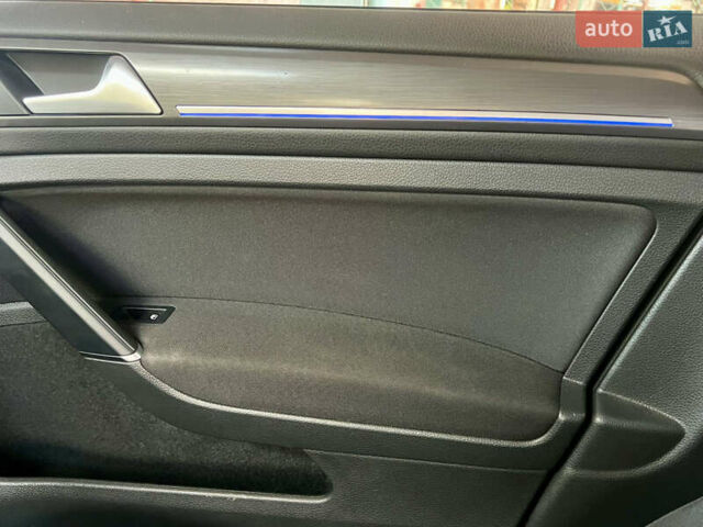 Синій Фольксваген e-Golf, об'ємом двигуна 0 л та пробігом 85 тис. км за 16300 $, фото 11 на Automoto.ua