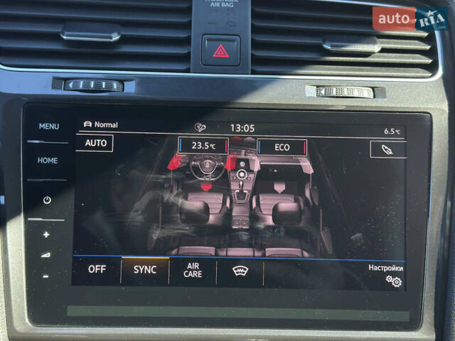 Синий Фольксваген e-Golf, объемом двигателя 0 л и пробегом 71 тыс. км за 15300 $, фото 140 на Automoto.ua