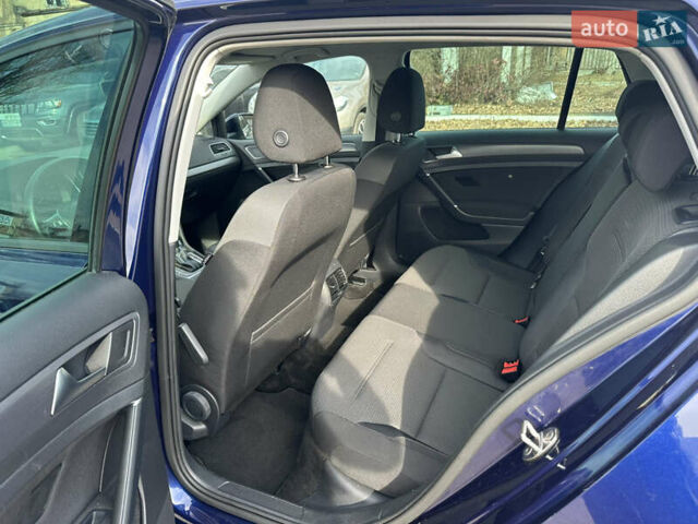Синий Фольксваген e-Golf, объемом двигателя 0 л и пробегом 86 тыс. км за 13100 $, фото 14 на Automoto.ua