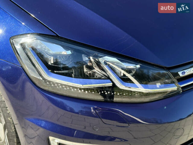 Синий Фольксваген e-Golf, объемом двигателя 0 л и пробегом 71 тыс. км за 15300 $, фото 87 на Automoto.ua
