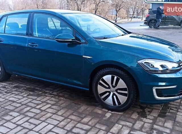 Зеленый Фольксваген e-Golf, объемом двигателя 0 л и пробегом 120 тыс. км за 12000 $, фото 7 на Automoto.ua