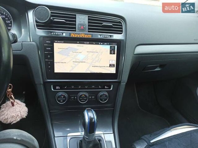 Зеленый Фольксваген e-Golf, объемом двигателя 0 л и пробегом 120 тыс. км за 12000 $, фото 13 на Automoto.ua