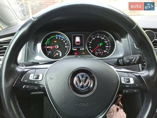 Зеленый Фольксваген e-Golf, объемом двигателя 0 л и пробегом 120 тыс. км за 12000 $, фото 11 на Automoto.ua