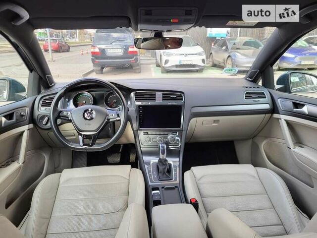 Зеленый Фольксваген e-Golf, объемом двигателя 0 л и пробегом 110 тыс. км за 15300 $, фото 38 на Automoto.ua