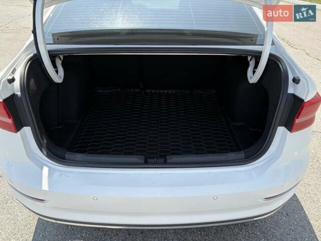 Білий Фольксваген e-Lavida, об'ємом двигуна 0 л та пробігом 150 тис. км за 11000 $, фото 6 на Automoto.ua