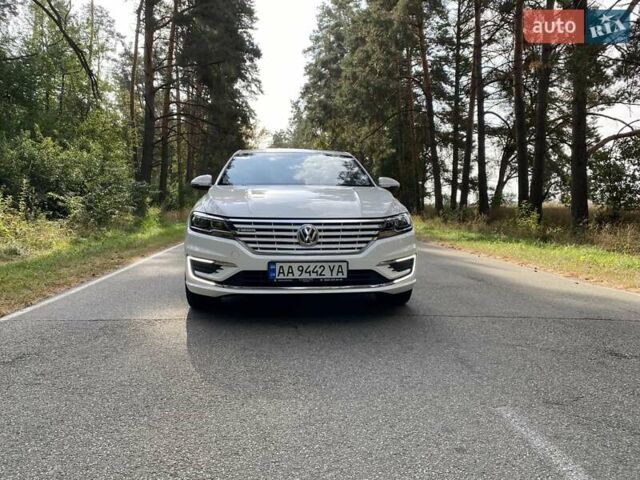 Белый Фольксваген e-Lavida, объемом двигателя 0 л и пробегом 30 тыс. км за 15800 $, фото 2 на Automoto.ua