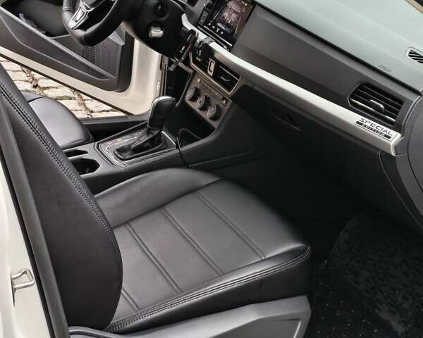 Белый Фольксваген e-Lavida, объемом двигателя 0 л и пробегом 40 тыс. км за 14000 $, фото 25 на Automoto.ua