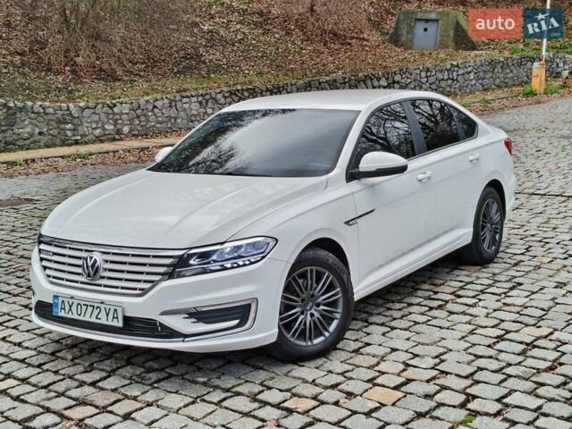 Белый Фольксваген e-Lavida, объемом двигателя 0 л и пробегом 40 тыс. км за 14000 $, фото 1 на Automoto.ua