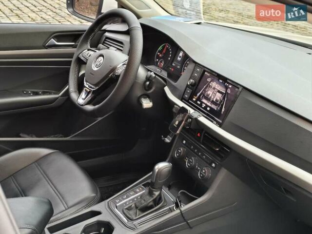 Белый Фольксваген e-Lavida, объемом двигателя 0 л и пробегом 40 тыс. км за 14000 $, фото 20 на Automoto.ua