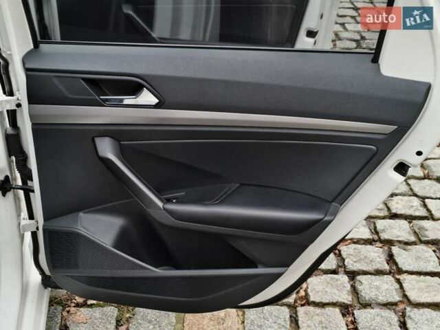 Белый Фольксваген e-Lavida, объемом двигателя 0 л и пробегом 40 тыс. км за 14000 $, фото 36 на Automoto.ua