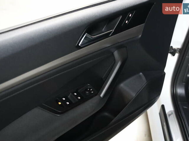 Белый Фольксваген e-Lavida, объемом двигателя 0 л и пробегом 26 тыс. км за 15900 $, фото 10 на Automoto.ua