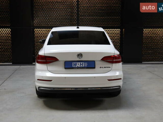 Белый Фольксваген e-Lavida, объемом двигателя 0 л и пробегом 26 тыс. км за 15900 $, фото 5 на Automoto.ua