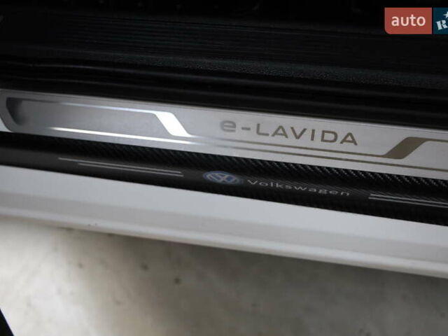 Белый Фольксваген e-Lavida, объемом двигателя 0 л и пробегом 26 тыс. км за 15900 $, фото 17 на Automoto.ua