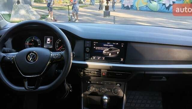 Белый Фольксваген e-Lavida, объемом двигателя 0 л и пробегом 76 тыс. км за 15000 $, фото 11 на Automoto.ua