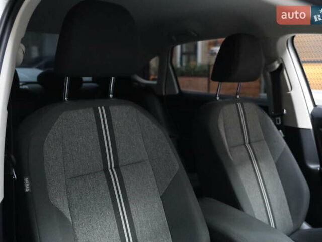 Белый Фольксваген e-Lavida, объемом двигателя 0 л и пробегом 26 тыс. км за 15900 $, фото 30 на Automoto.ua