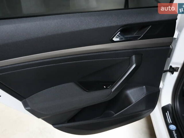 Белый Фольксваген e-Lavida, объемом двигателя 0 л и пробегом 26 тыс. км за 15900 $, фото 18 на Automoto.ua