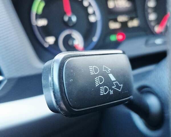 Серый Фольксваген e-Lavida, объемом двигателя 0 л и пробегом 54 тыс. км за 13500 $, фото 31 на Automoto.ua