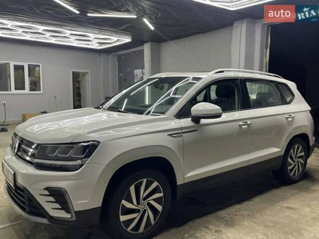 Білий Фольксваген E-Tharu, об'ємом двигуна 0 л та пробігом 130 тис. км за 17000 $, фото 1 на Automoto.ua