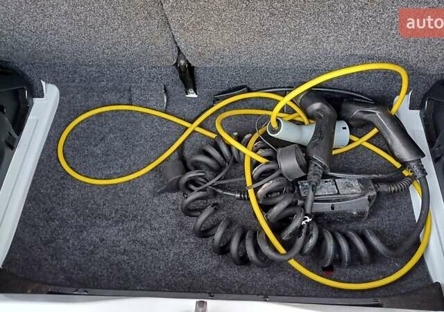 Білий Фольксваген e-up, об'ємом двигуна 0 л та пробігом 114 тис. км за 6499 $, фото 48 на Automoto.ua