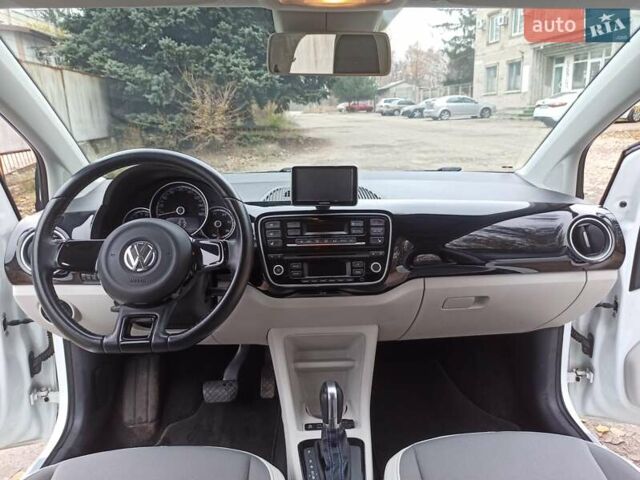 Белый Фольксваген e-up, объемом двигателя 0 л и пробегом 161 тыс. км за 6950 $, фото 10 на Automoto.ua