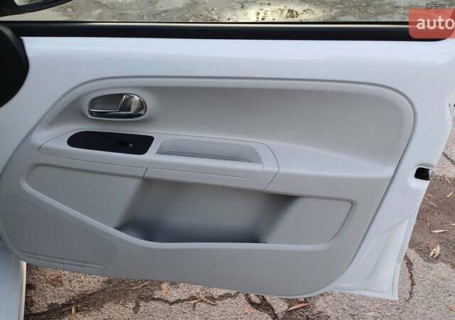 Білий Фольксваген e-up, об'ємом двигуна 0 л та пробігом 114 тис. км за 6499 $, фото 11 на Automoto.ua