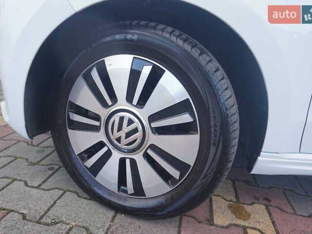 Фольксваген e-up 2013 в Самборе на Automoto.ua Белый Фольксваген e-up, объемом двигателя 0 л и пробегом 120 тыс. км за 6000 $, фото 60 на Automoto.ua