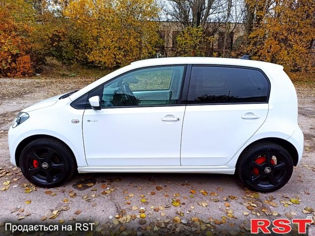 Белый Фольксваген e-up, объемом двигателя 60 л и пробегом 161 тыс. км за 6950 $, фото 1 на Automoto.ua