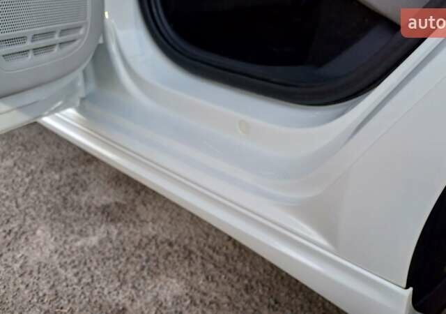 Білий Фольксваген e-up, об'ємом двигуна 0 л та пробігом 114 тис. км за 6499 $, фото 42 на Automoto.ua