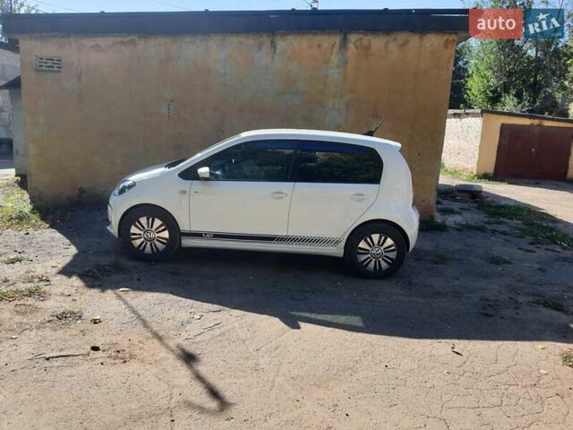 Фольксваген e-up 2013 в Кривом Роге на Automoto.ua Белый Фольксваген e-up, объемом двигателя 0 л и пробегом 134 тыс. км за 7150 $, фото 2 на Automoto.ua