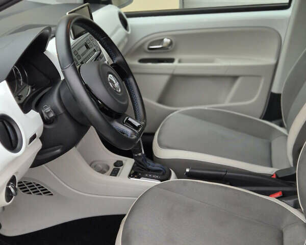 Білий Фольксваген e-up, об'ємом двигуна 0 л та пробігом 70 тис. км за 5750 $, фото 7 на Automoto.ua