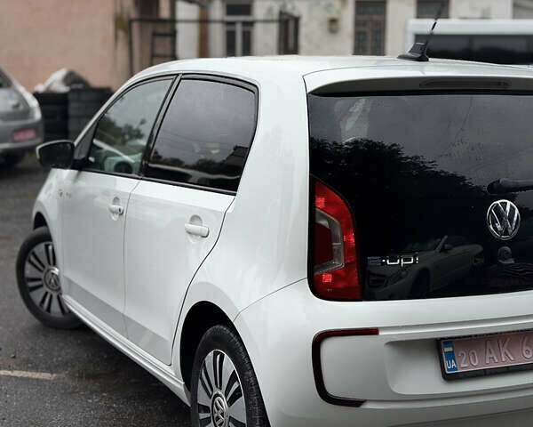 Белый Фольксваген e-up, объемом двигателя 0 л и пробегом 157 тыс. км за 5900 $, фото 5 на Automoto.ua