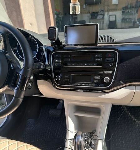 Білий Фольксваген e-up, об'ємом двигуна 0 л та пробігом 101 тис. км за 7950 $, фото 14 на Automoto.ua