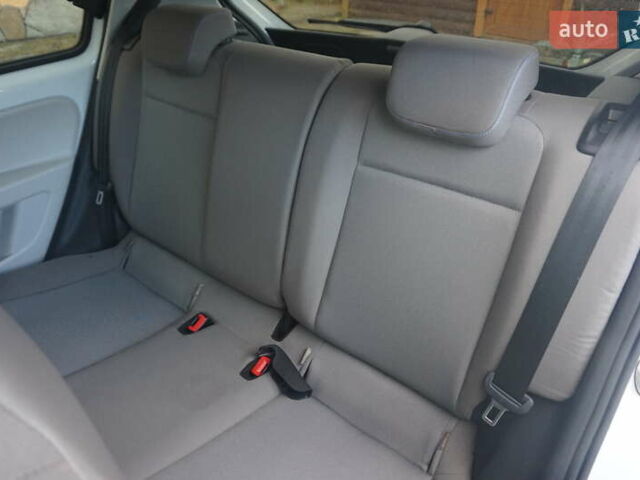 Фольксваген e-up 2013 в Самборе на Automoto.ua Белый Фольксваген e-up, объемом двигателя 0 л и пробегом 120 тыс. км за 6000 $, фото 46 на Automoto.ua