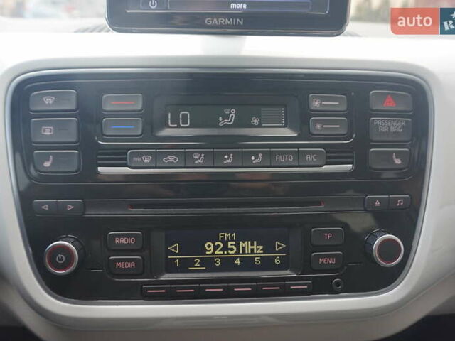 Фольксваген e-up 2013 в Самборе на Automoto.ua Белый Фольксваген e-up, объемом двигателя 0 л и пробегом 120 тыс. км за 6000 $, фото 33 на Automoto.ua